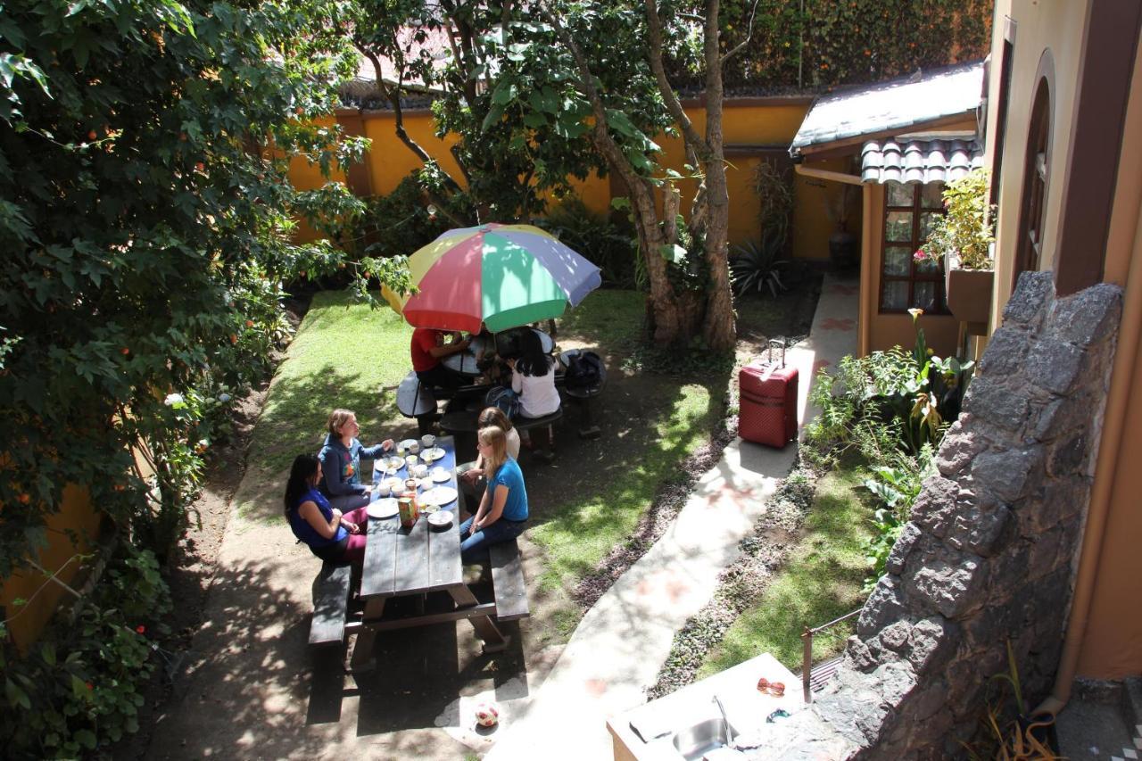 Hostal Alcala กีโต ภายนอก รูปภาพ