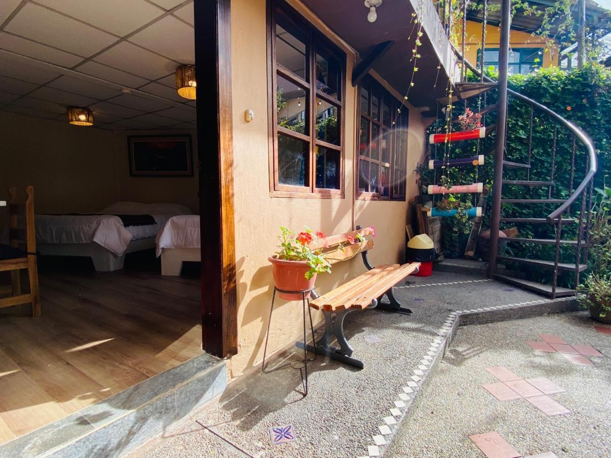 Hostal Alcala กีโต ภายนอก รูปภาพ