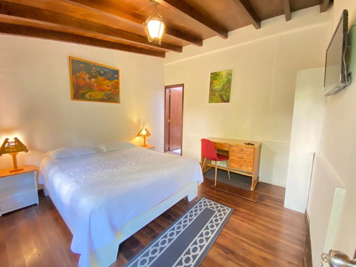 Hostal Alcala กีโต ภายนอก รูปภาพ