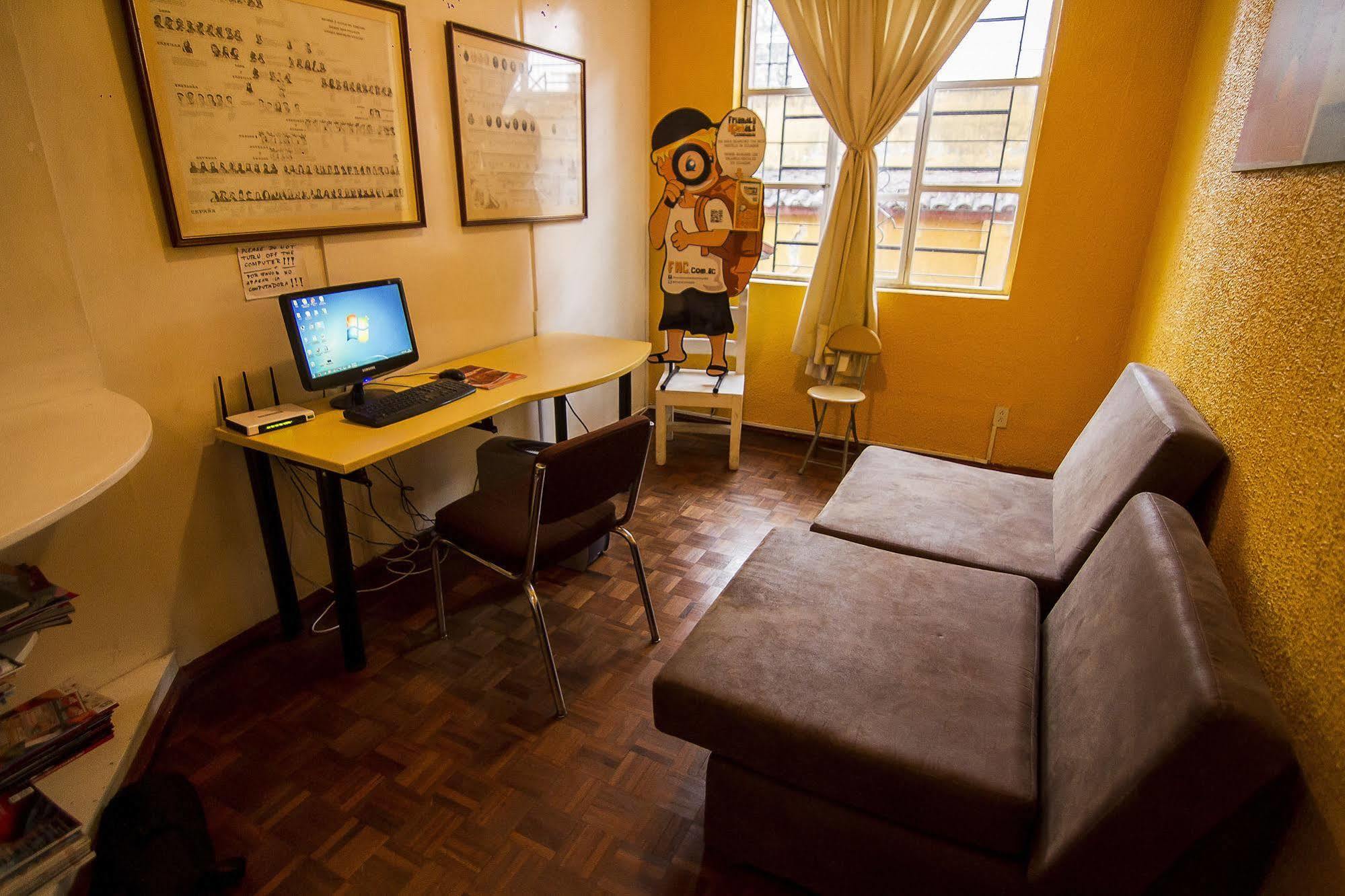 Hostal Alcala กีโต ภายนอก รูปภาพ