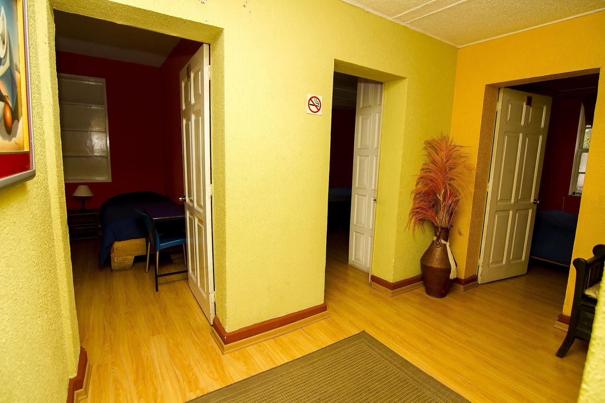 Hostal Alcala กีโต ภายนอก รูปภาพ